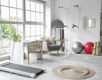 Hrazdy, kruhy a žebřiny na cvičení – jak se rozhýbat doma