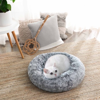 Pelech FLUFFY 2 šedá 1