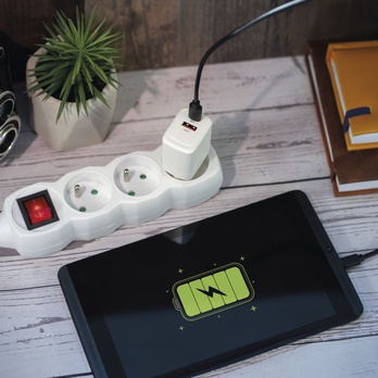USB adaptér GAN bílá, 1x USB-A, 1x USB-C, 20W 1