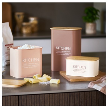 Dóza na potraviny KITCHEN pastelově růžová/bambus, objem 2,3 L 1