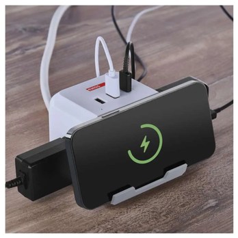 Prodlužovací kabel  P0212CQ bílá, 2 zásuvky, 2x USB-A, 1x USB-C, Qi, délka 2 m 1