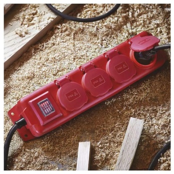 Prodlužovací kabel P14131 červená/černá, 4 zásuvky, délka 3 m 5