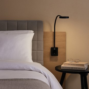 Svítidlo do zásuvky TIVRO E černá 1