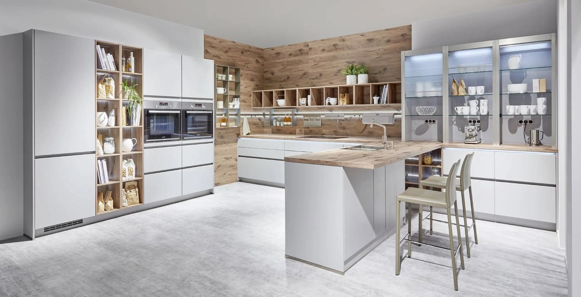 Kuchyňská linka ve tvaru U  Nobilia Fashion