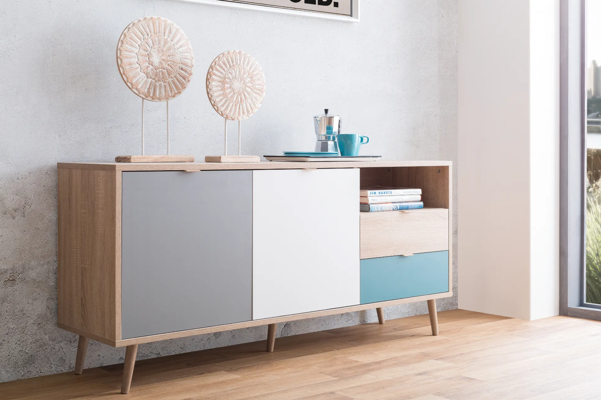 Komoda Hendrick 51 z laminovanej drevotrieskovej dosky. Zdroj: SCONTO