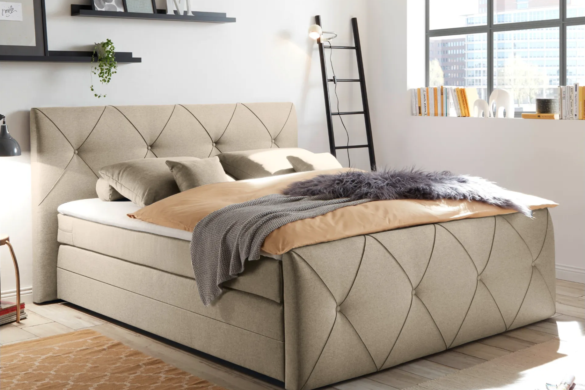 Dvojlôžková boxspring posteľ