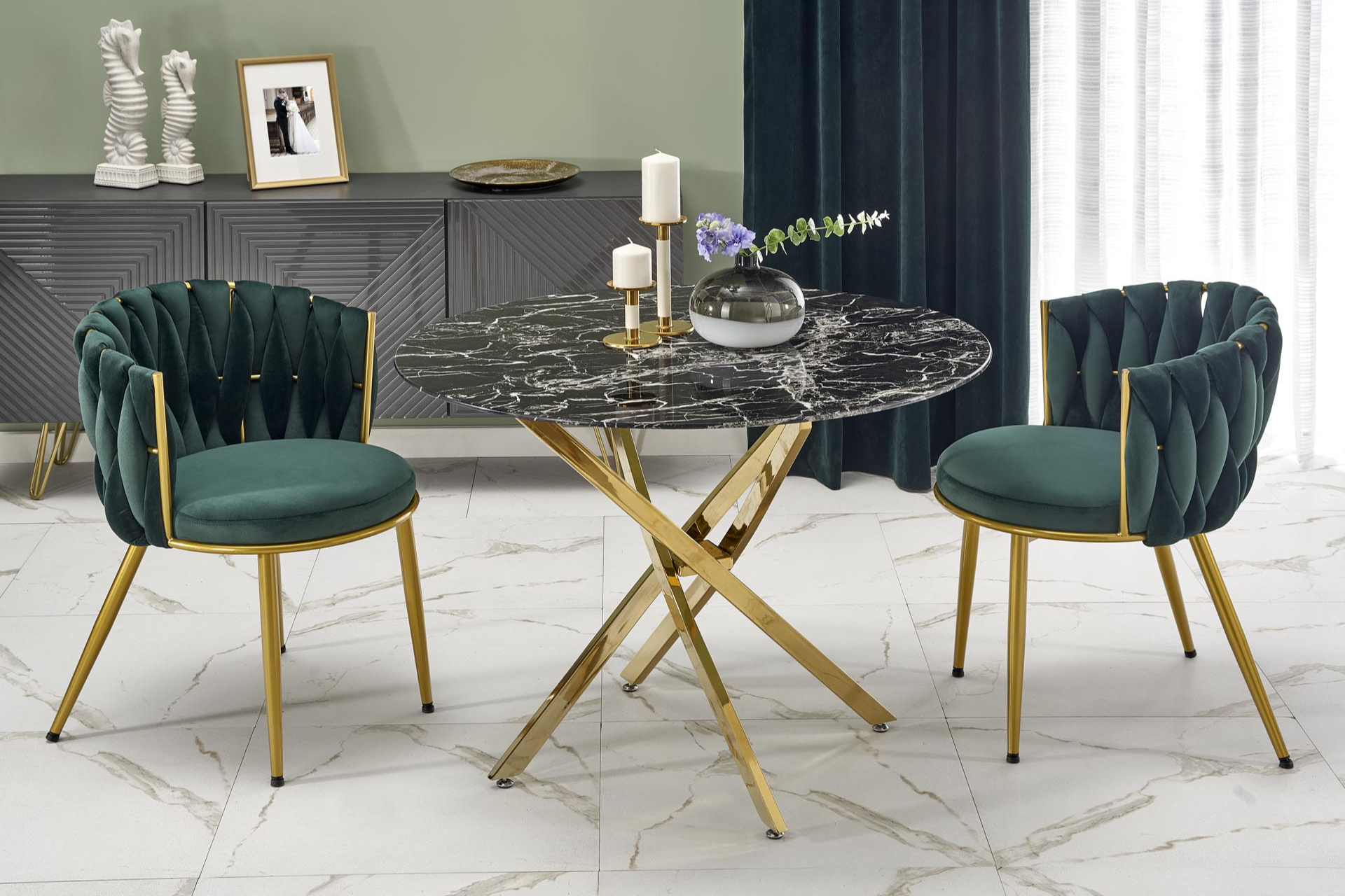 Jedálenský stôl zlaté nohy