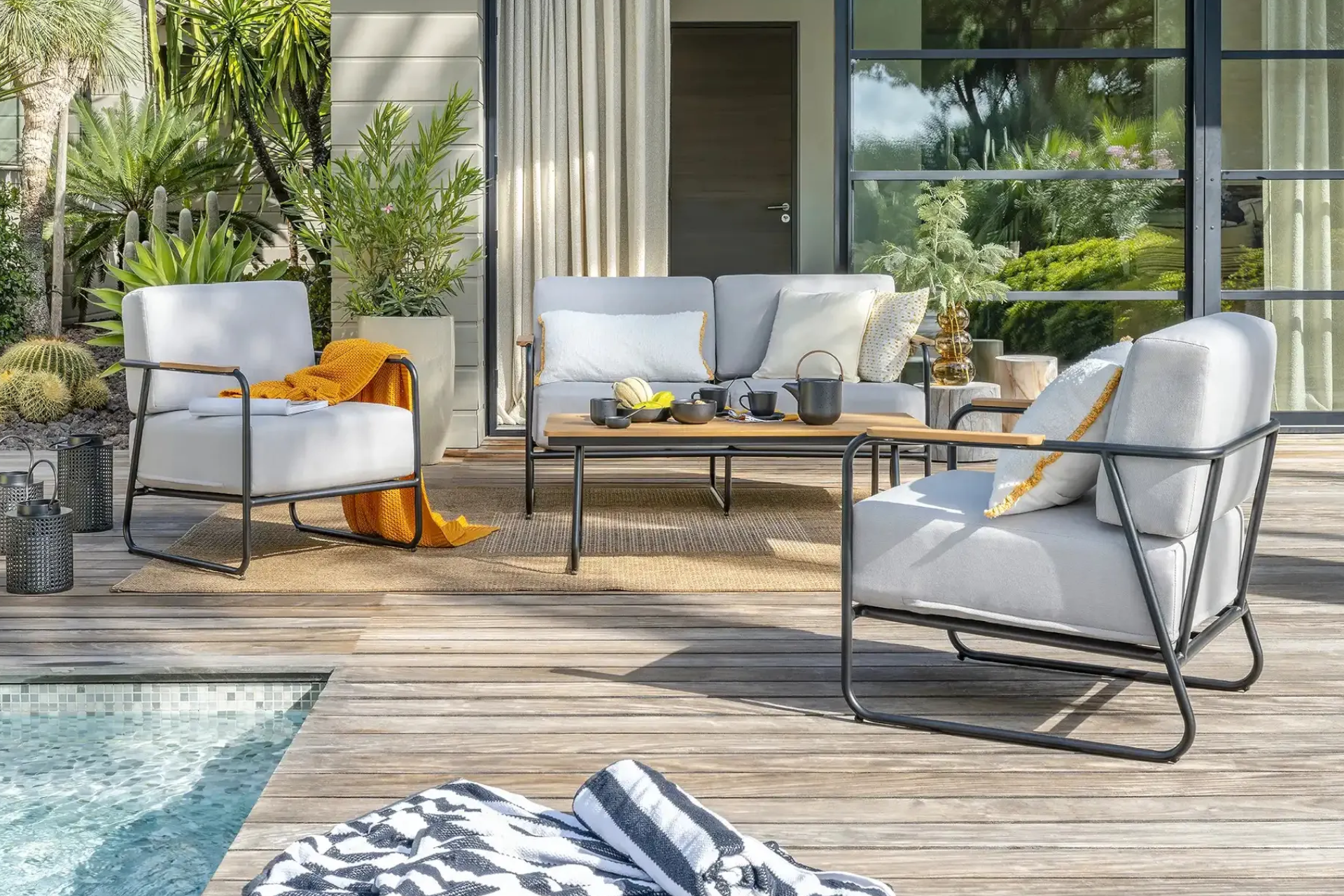 Záhradná zostava Athen. Zdroj: Sconto