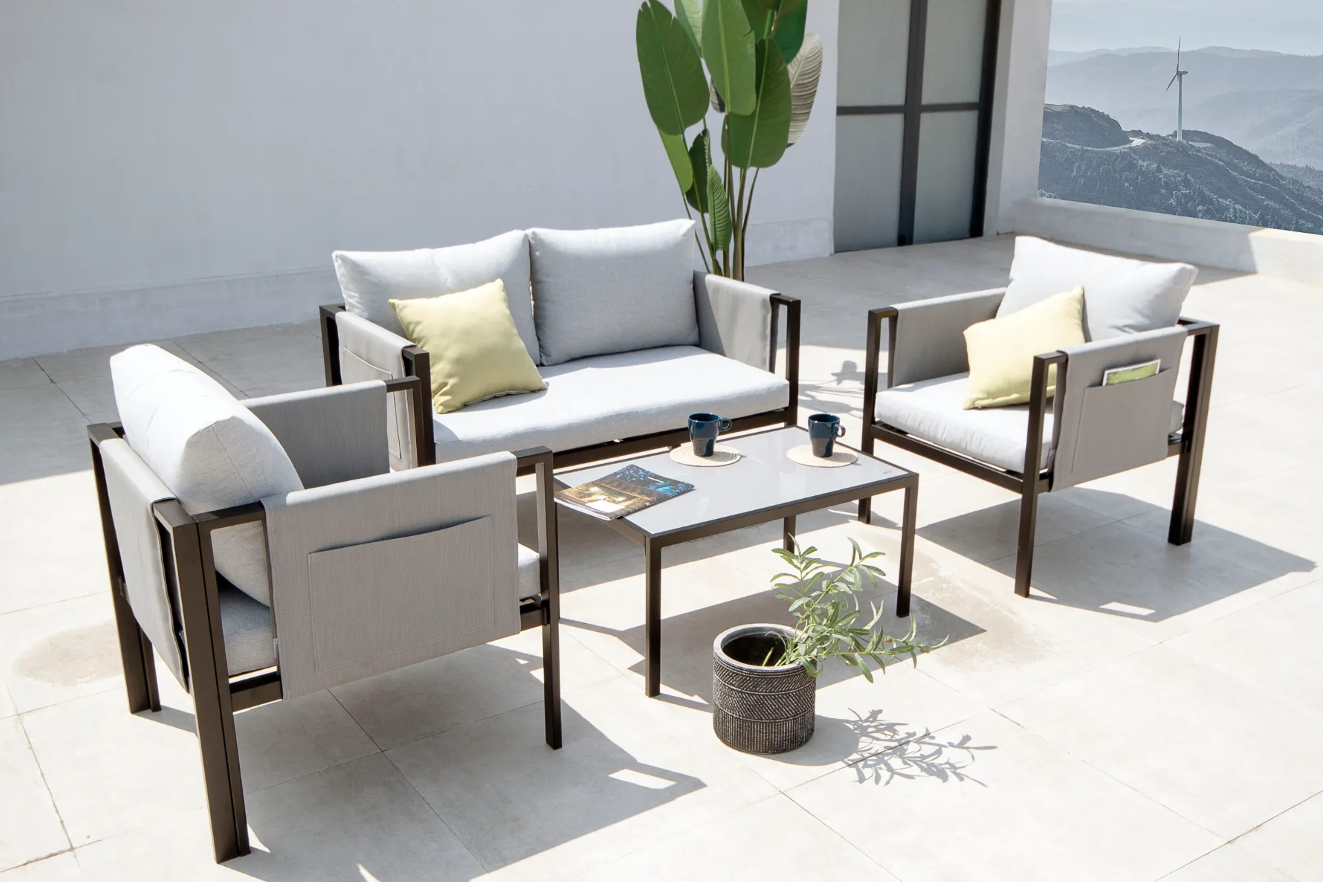 Záhradná zostava Bondhus. Zdroj: Sconto